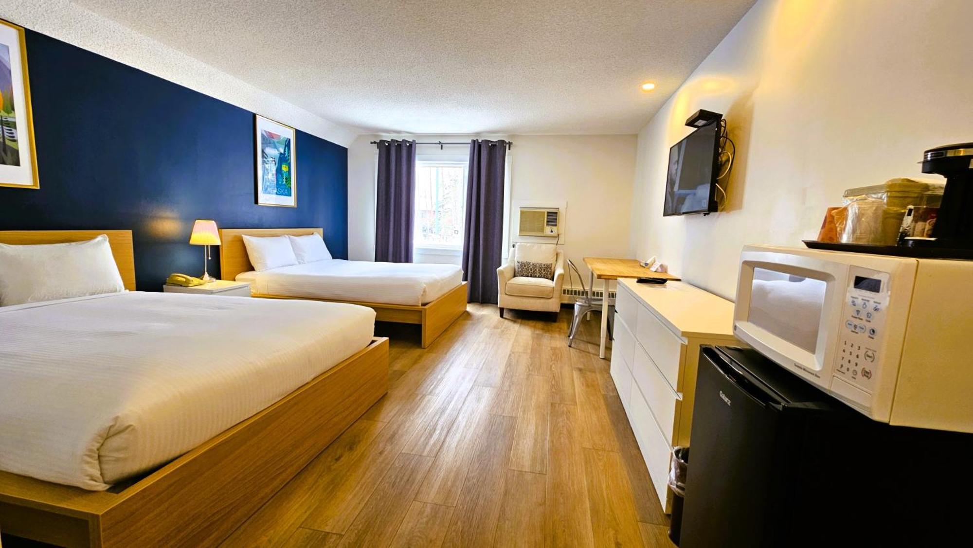 Cloud 9 Inn Whitecourt Extérieur photo