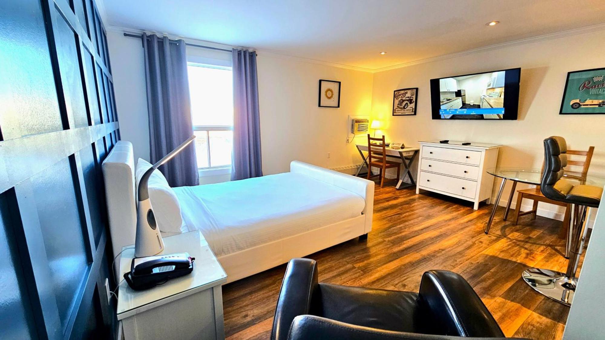 Cloud 9 Inn Whitecourt Extérieur photo