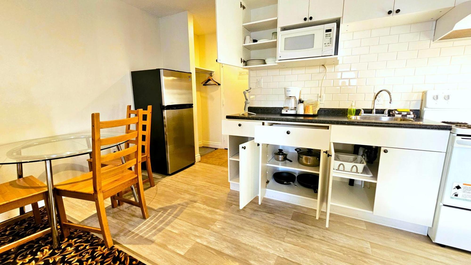 Cloud 9 Inn Whitecourt Extérieur photo