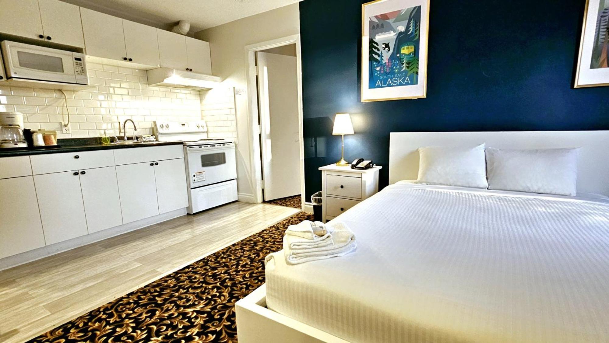 Cloud 9 Inn Whitecourt Extérieur photo