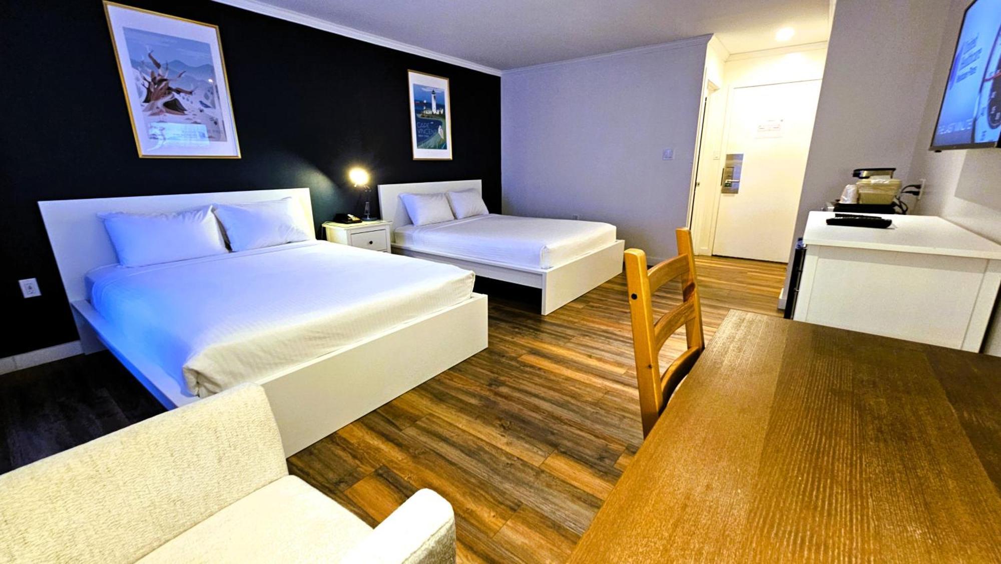 Cloud 9 Inn Whitecourt Extérieur photo
