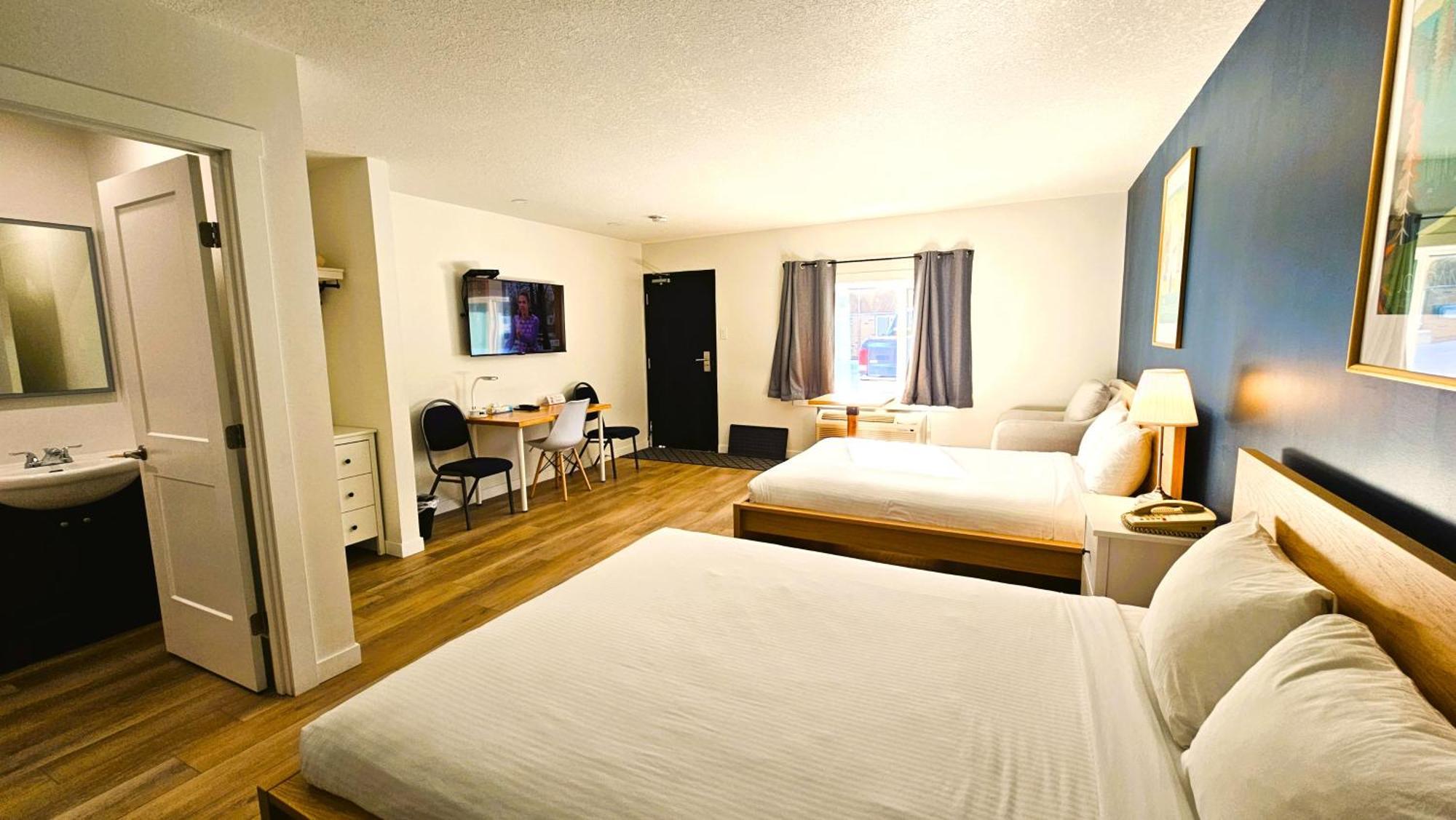 Cloud 9 Inn Whitecourt Extérieur photo