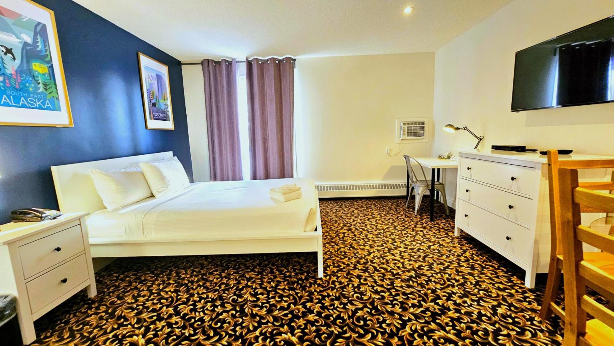 Cloud 9 Inn Whitecourt Extérieur photo