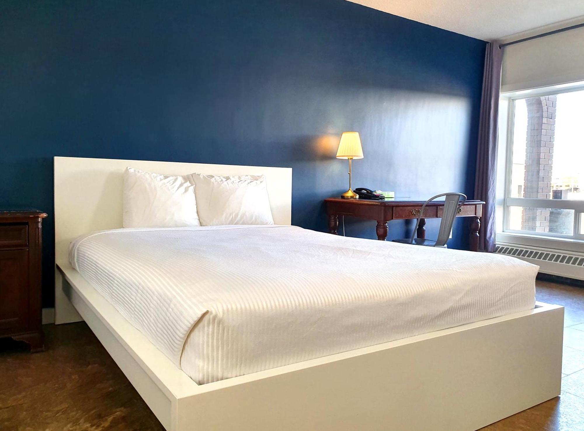 Cloud 9 Inn Whitecourt Extérieur photo